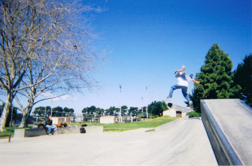 kickflipquarterpipe.jpg